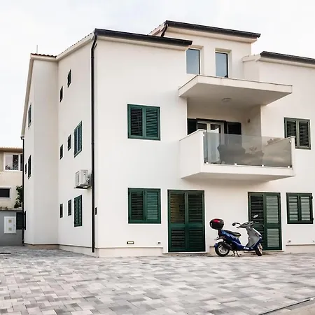 Apartment Marino Fortica View