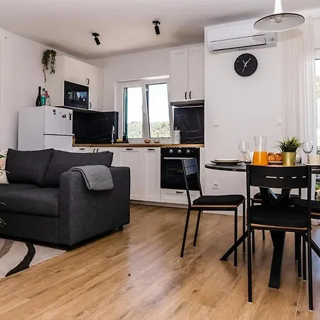 Apartment Marino Fortica View