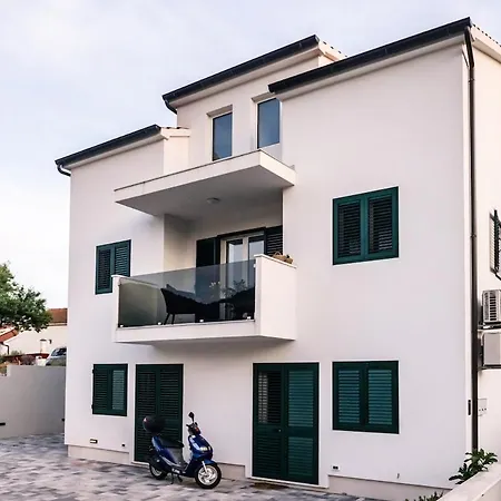 Apartment Marino Fortica View